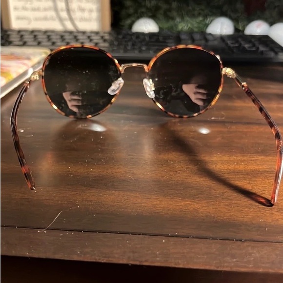 Tortoise Shell Round Sunglasses - Picture 3 of 3